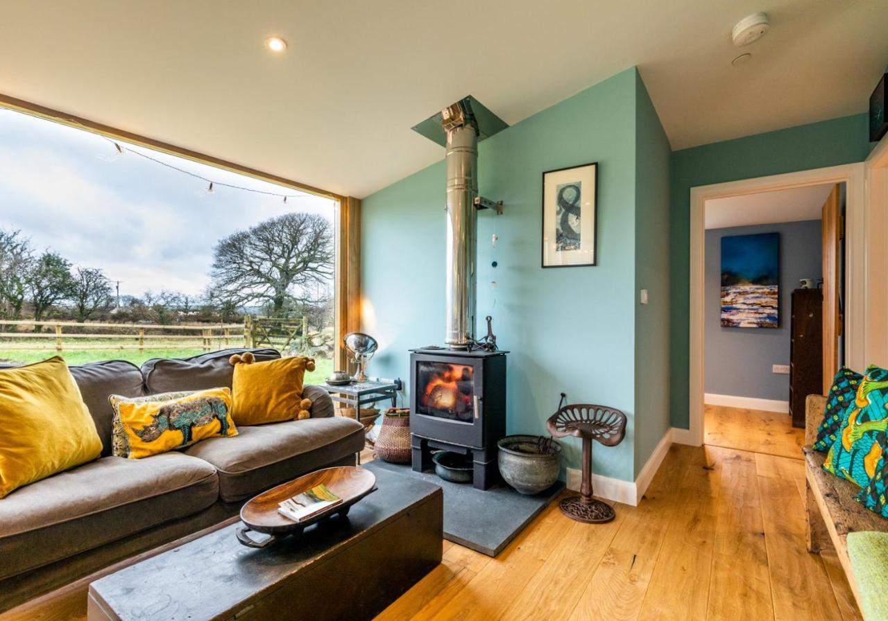 Penrhiw - A Country Cottage With Mountain Views ニューポート エクステリア 写真