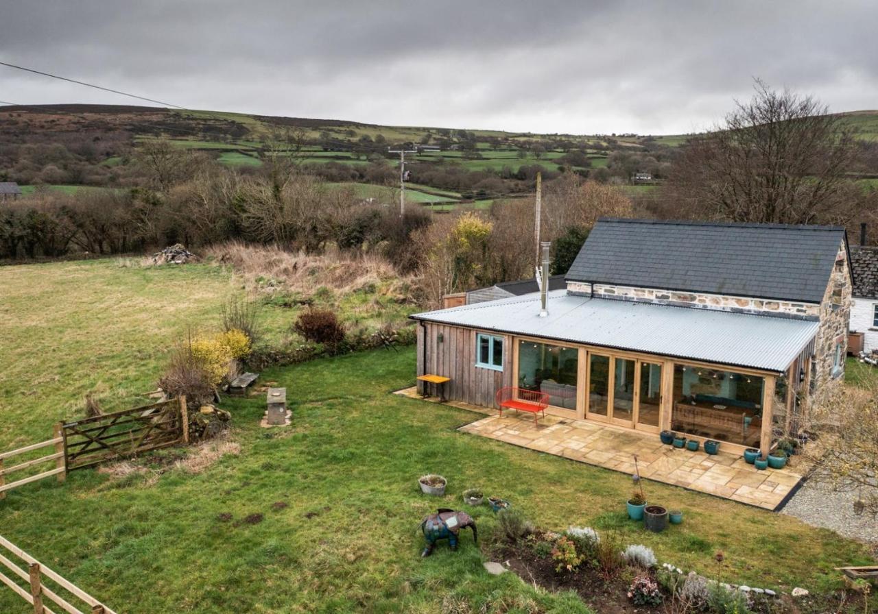 Penrhiw - A Country Cottage With Mountain Views ニューポート エクステリア 写真